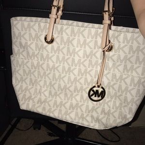 ❗️sale❗️Michael kors Jetset vanilla tote bag